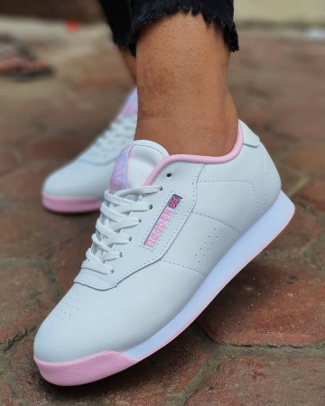 Reebok White and Pink Flat sole Laced Sport shoes 