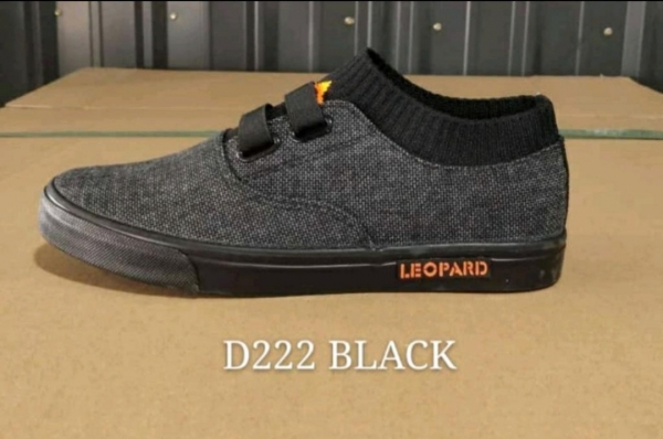 D222 Black rubber sole Leopard Unisex Quality Converse Rubber shoes Size 40-44