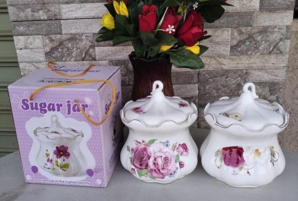 2 pieces Spice or Sugar dish set Comes with a ceramic spoon
