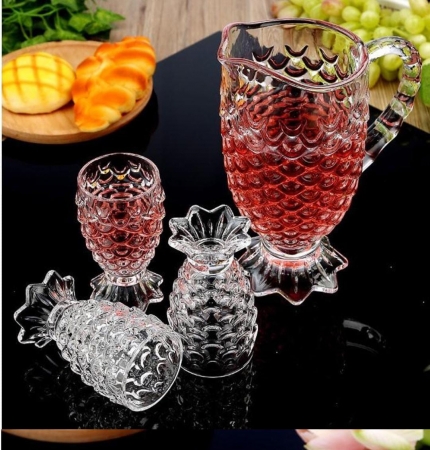 Pineapple shaped wine Water set 6 glasses plus 1 jug 
