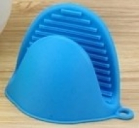 2-pieces-of-silicone-pot-holde