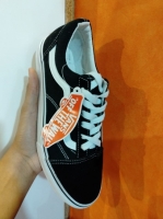 black-and-white-stripped-vans-