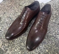 formal-men-official-shoes-dark