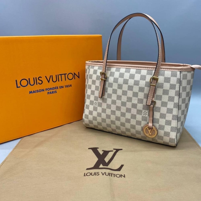 Black Turkish Louis Vuitton Ladies Handbag in Nairobi CBD