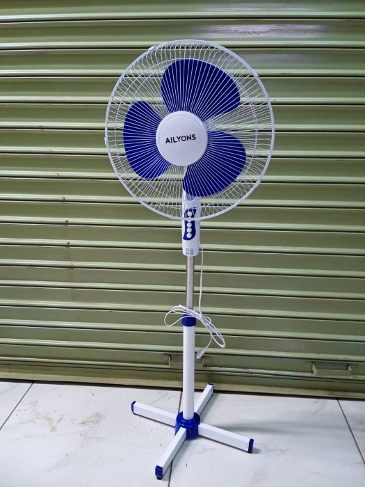 Nunix standing fan 18 inch 