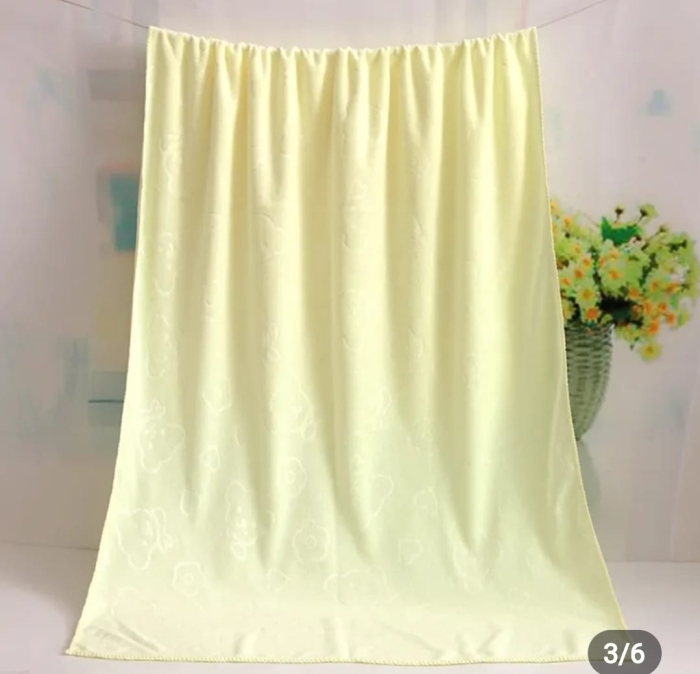 microfibre towels Available... size 70*140 cm [yellow]