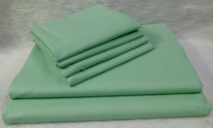  7*8  plain bedsheets cotton  with 4 pillowcases 