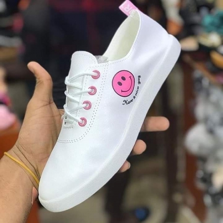 Emoji shoe pink
