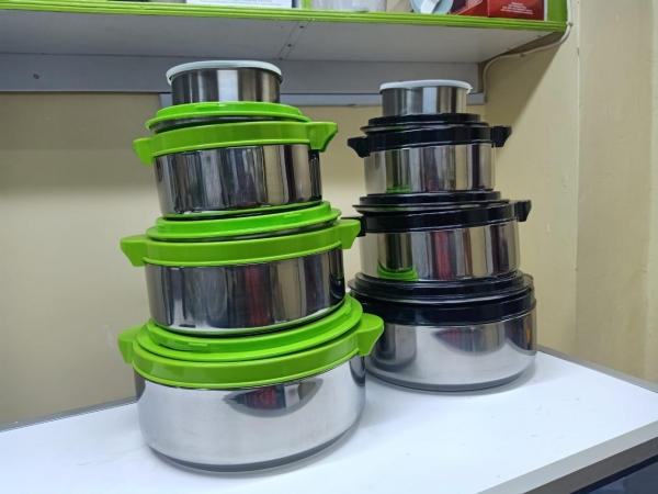 Stainless steel 4 pieces serving pots 300ml 1000ml 2000ml 3000ml