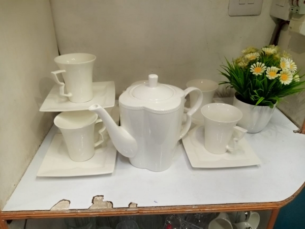 Flower shaped Porcelain Teapot set