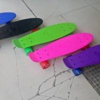 Rubber mini skating board and wheels