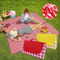 Foldable picnic mat for outdoor use 