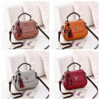  Small V Saddle Style Fashion Bag 2019 Summer Loui Women Bag Luxury Geometry Crossbody tote Female Messenger Shopping Bags