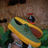 Affordable Vans Off the Wall Green color Unisex Quality Canvas Rubber shoes Fine Grip Laced High Comfort confidence booster Size 36-45